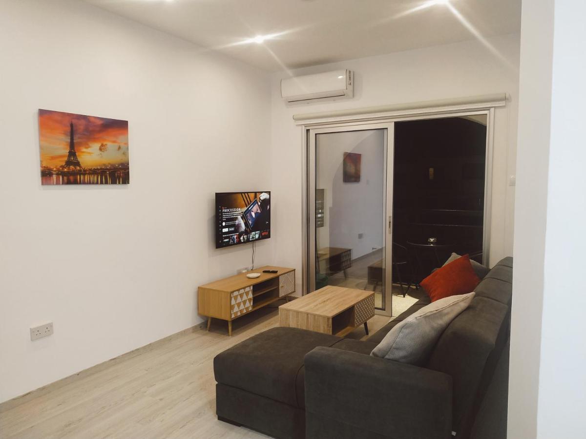 Charming Holiday Retreat Kato Paphos Apt 400M To The Beach Exteriör bild